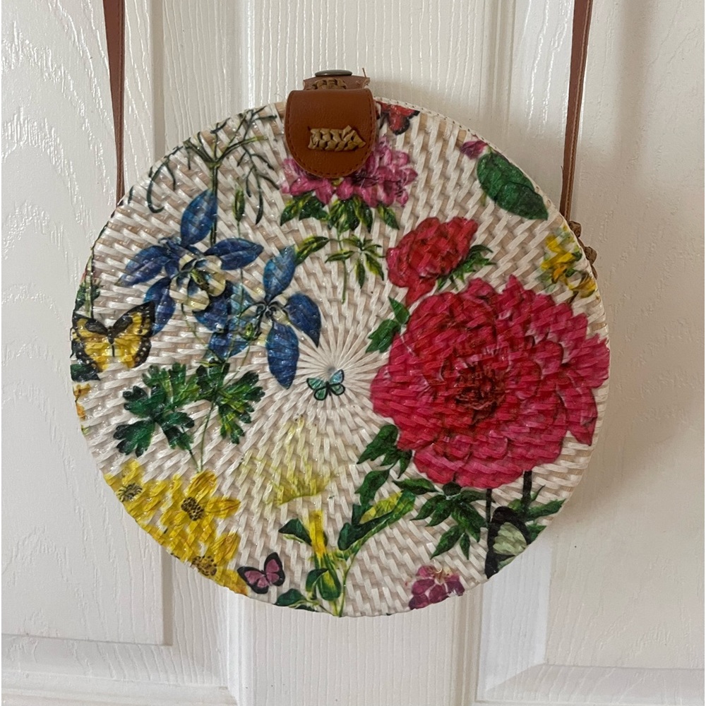 Round Straw purse